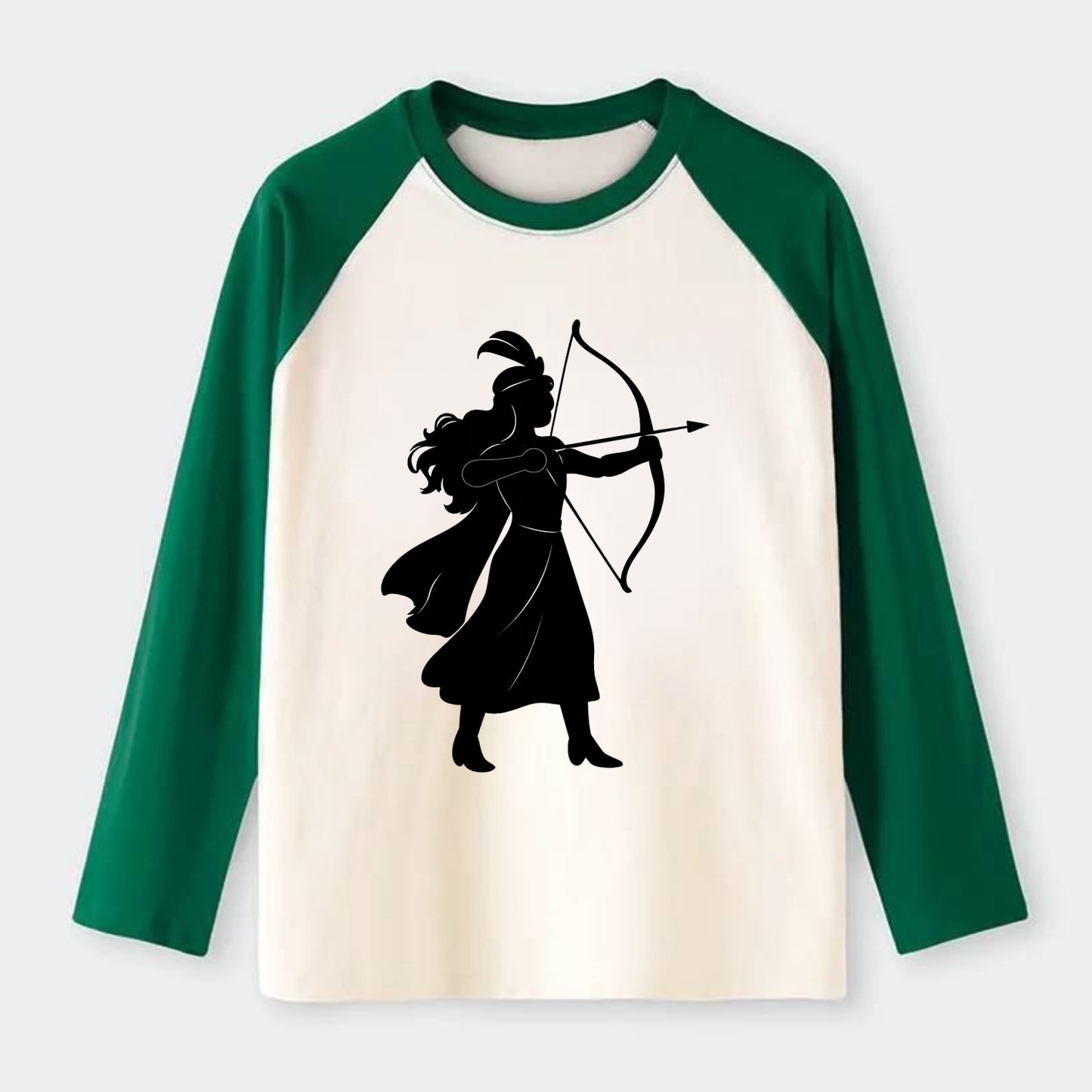 Warrior princess with bow and arrow - Raglan Long Sleeve T-Shirt - Green