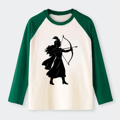 Warrior princess with bow and arrow - Raglan Long Sleeve T-Shirt - Green