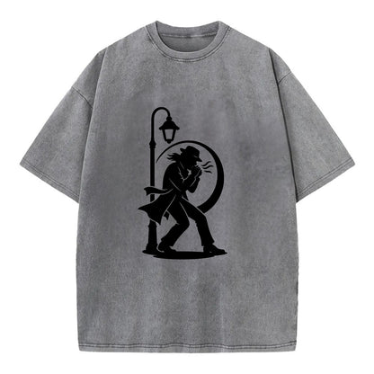 Blues harmonica player under streetlight - Vintage T-shirt - Grey