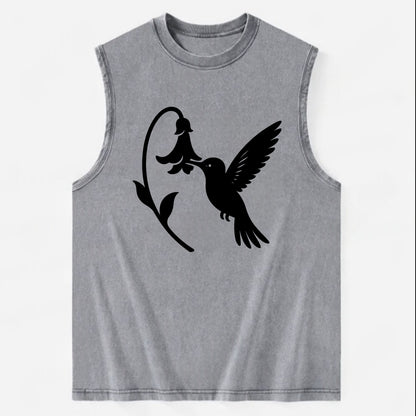 Hummingbird hovering at flower - Vintage Washed Tank - Grey