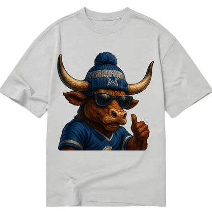 Texas Longhorn wearing Cowboys silver and blue beanie with star and wayfarer - Classic T-shirt - Grey