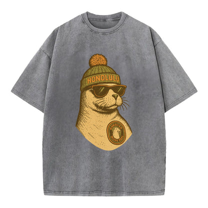 Hawaii Monk Seal wearing Honolulu beanie with pom pom and wayfarer sunglasses - Vintage T-shirt - Grey