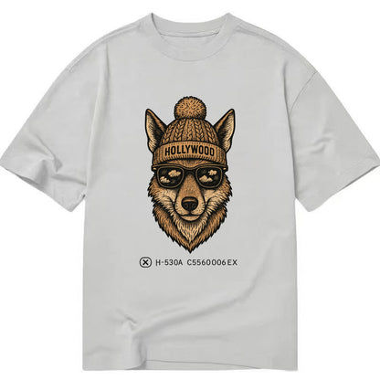 LA Coyote wearing Hollywood beanie with pom pom and wayfarer sunglasses - Classic T-shirt - Grey