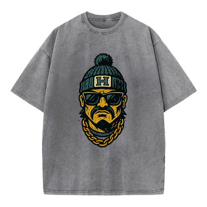 Honolulu Warrior wearing Hawaii beanie with H patch - Vintage T-shirt - Grey