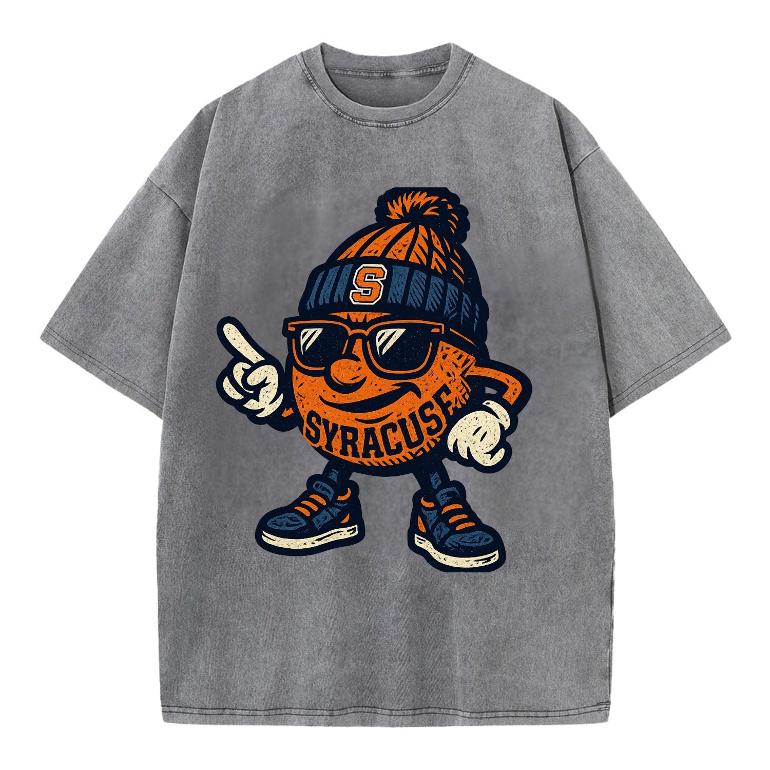 Syracuse Orange wearing Syracuse beanie with S patch - Vintage T-shirt - Grey