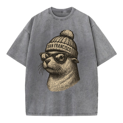 San Francisco Sea Lion wearing San Francisco beanie with pom pom and wayfarer - Vintage T-shirt - Grey