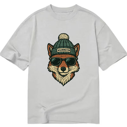Delaware Gray Fox wearing Wilmington beanie with pom pom and wayfarer sunglasses - Classic T-shirt - Grey
