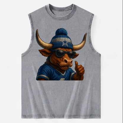 Texas Longhorn wearing Cowboys silver and blue beanie with star and wayfarer - Vintage Washed Tank - Grey
