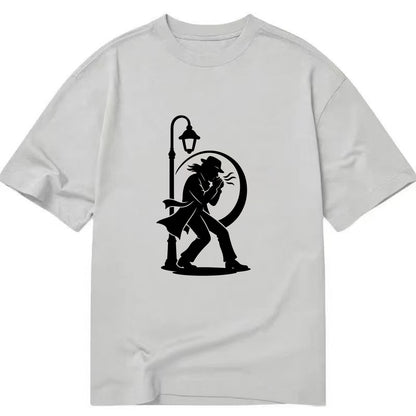 Blues harmonica player under streetlight - Classic T-shirt - Grey