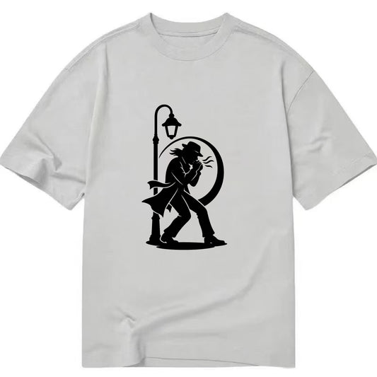 Blues harmonica player under streetlight - Classic T-shirt - Grey