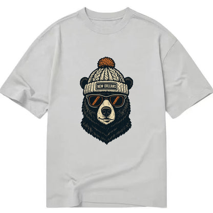 Louisiana Black Bear wearing New Orleans beanie with pom pom and wayfarer - Classic T-shirt - Grey