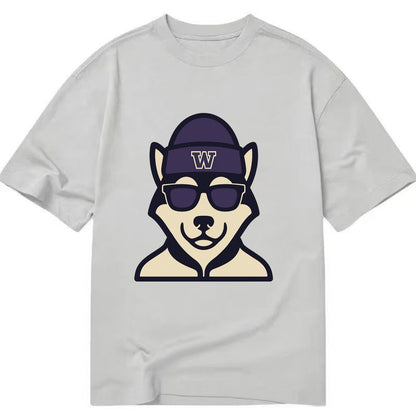 Seattle Husky wearing Washington beanie with W patch - Classic T-shirt - Grey