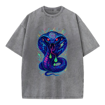 Mesmerizing cobra with hypnotic spiral patterns in the hood, scales that shimmer - Vintage T-shirt - Grey