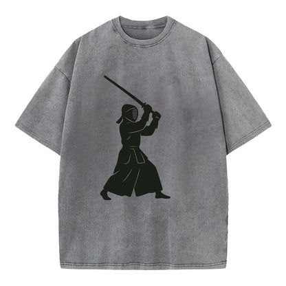 Kendo swordsman in striking stance - Vintage T-shirt - Grey
