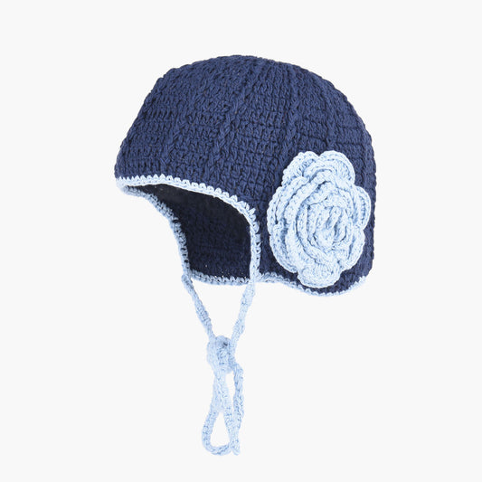 Hand-Knit Floral Beret: Cozy Retro Winter Hat