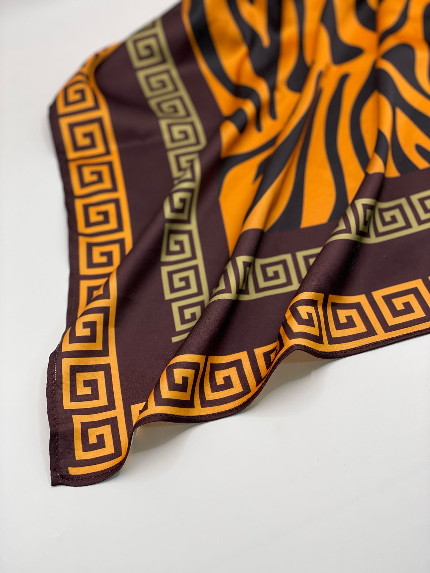 Silk Scarf, Printed Square Silk Twill Bandana, High-End Luxury Mulberry Silk Small Square Scarf for Packaging & Fashion