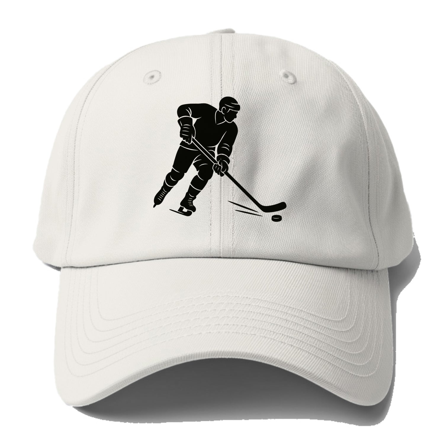 Ice hockey player shooting puck - Baseball Cap - Off White