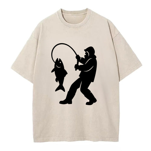 Alaskan fisherman hauling catch - Vintage T-shirt