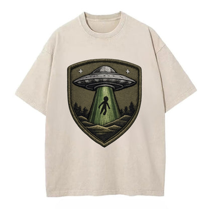 UFO ALIEN - flying saucer with beam in silver and green , extraterrestrial - Vintage T-shirt - Off White