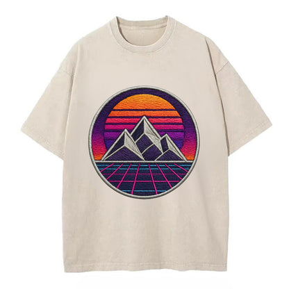 Retrowave Mountains - Vintage T-shirt - Off White