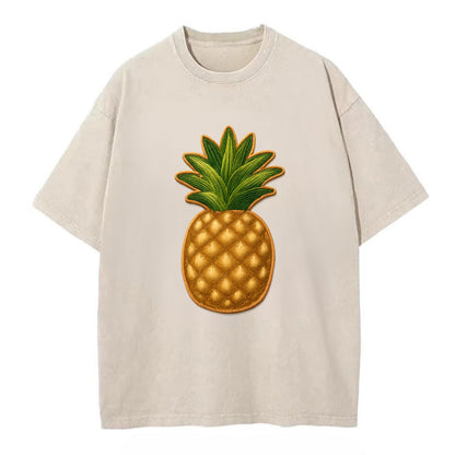 PINEAPPLE CROWN - tropical fruit in yellow and green , hospitality - Vintage T-shirt - Off White