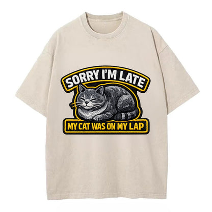 SORRY IM LATE MY CAT WAS ON MY LAP - cat loaf in gray , valid excuse - Vintage T-shirt - Off White