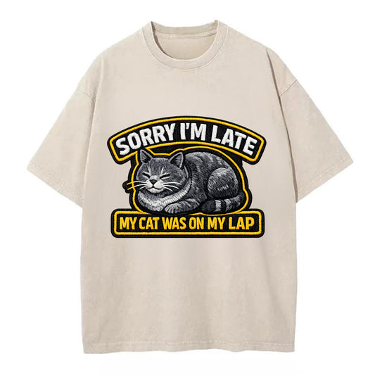 SORRY IM LATE MY CAT WAS ON MY LAP - cat loaf in gray , valid excuse - Vintage T-shirt - Off White