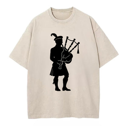 Bagpiper in traditional stance - Vintage T-shirt - Off White