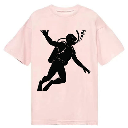 Scuba diver descending with gear - Classic T-shirt - Pink