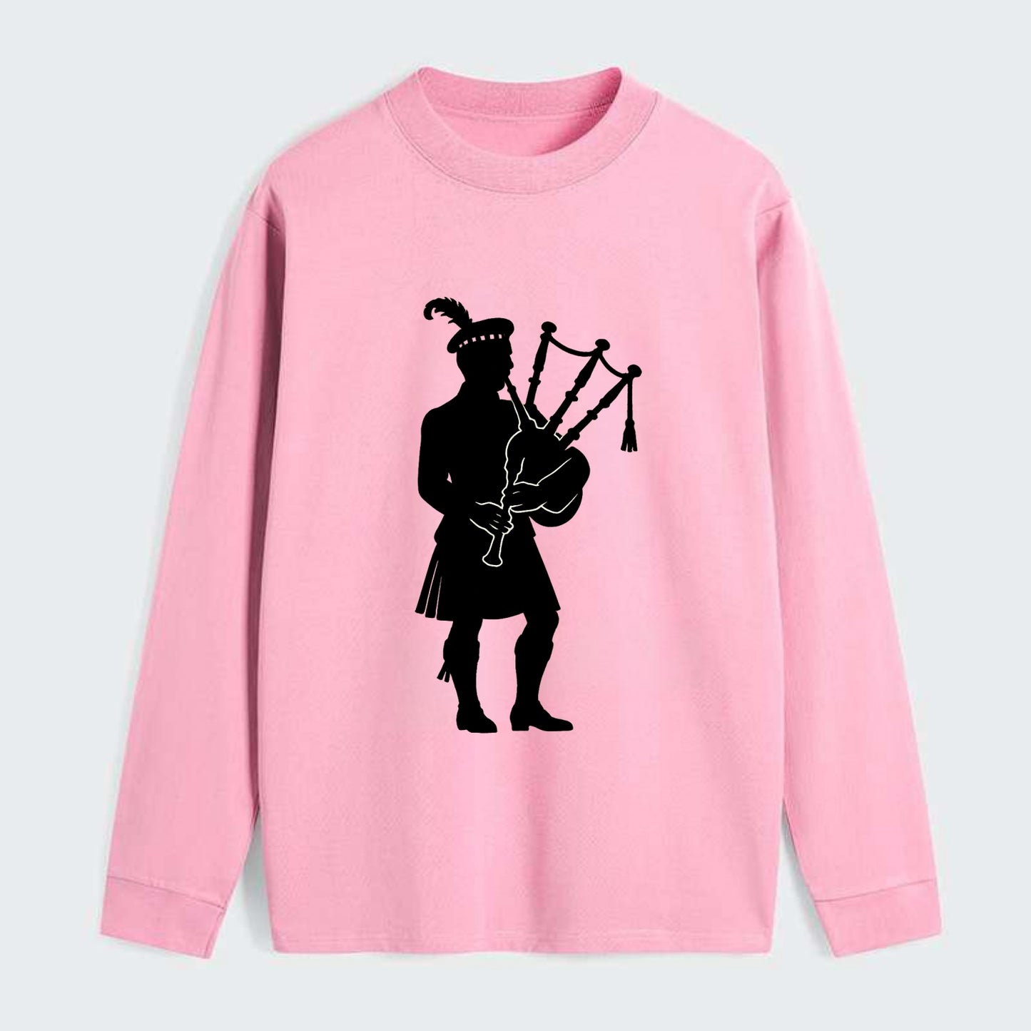 Bagpiper in traditional stance - Classic Long Sleeve Shirt - Pink