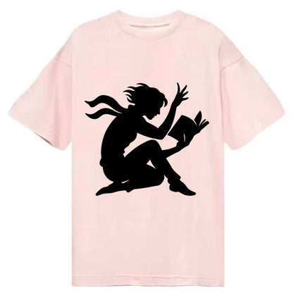Reader lost in book moment - Classic T-shirt - Pink