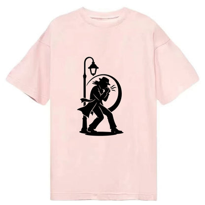 Blues harmonica player under streetlight - Classic T-shirt - Pink