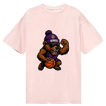 California Grizzly wearing Kings beanie with royal scepter patch and wayfarer - Classic T-shirt - Pink