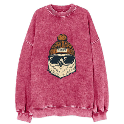 Quebec City Snowy Owl wearing Quebec beanie with pom pom and wayfarer - Vintage Sweatshirt - Pink