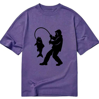 Alaskan fisherman hauling catch - Classic T-shirt - Purple