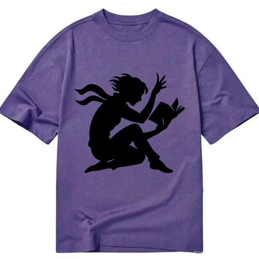 Reader lost in book moment - Classic T-shirt - Purple