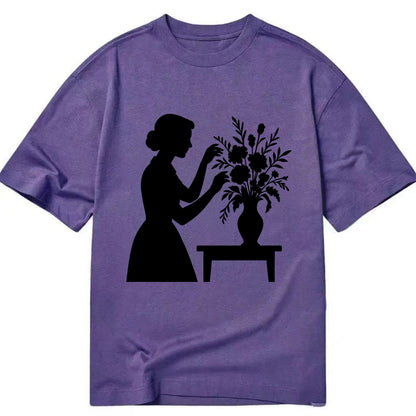 Florist arranging dramatic bouquet - Classic T-shirt - Purple
