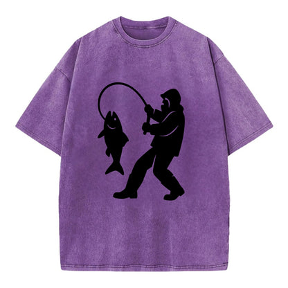 Alaskan fisherman hauling catch - Vintage T-shirt - Purple