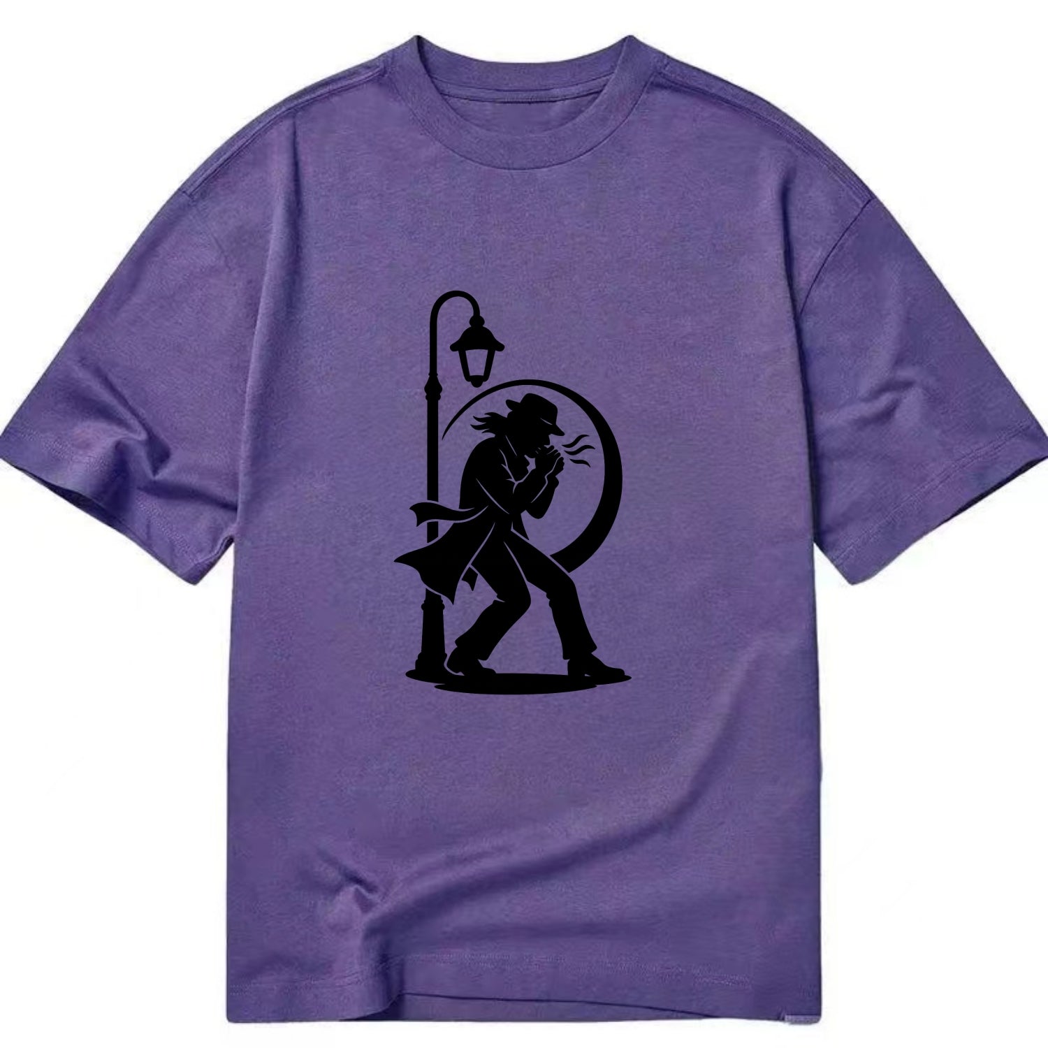 Blues harmonica player under streetlight - Classic T-shirt - Purple