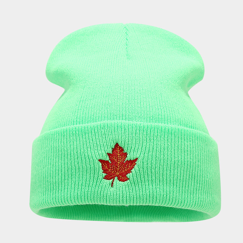 Red Maple Leaf Knit Beanie: Street Style Warm Hat