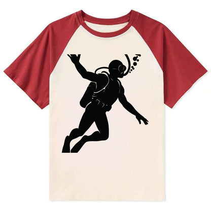 Scuba diver descending with gear - Contrast Raglan T-shirt - Red