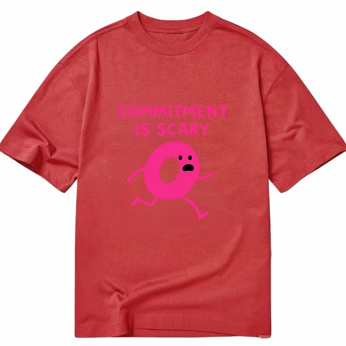 COMMITMENT IS SCARY | Terrified ring running away - Classic T-shirt - Red