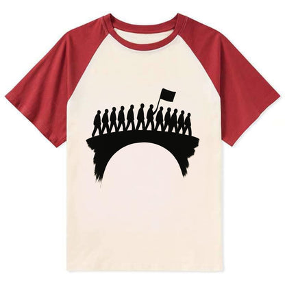 March on bridge silhouette - historic protest ink painting - Contrast Raglan T-shirt - Red