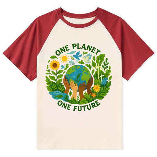 Globe surrounded by hands of all colors working together - One Planet, - Contrast Raglan T-shirt