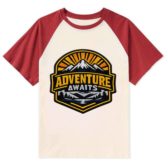 ADVENTURE AWAITS - mountain sunrise with text in gold and blue , - Contrast Raglan T-shirt - Red