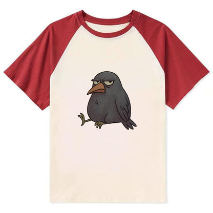 THE CROW JUDGES SILENTLY | Black crow with - Contrast Raglan T-shirt - Red