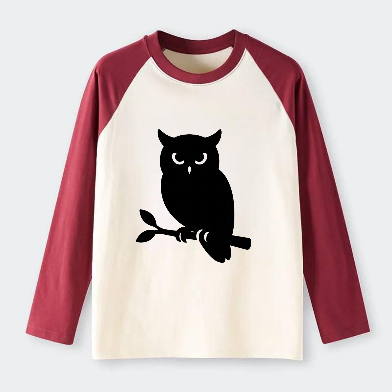 Owl perched on branch at night - Raglan Long Sleeve T-Shirt - Red
