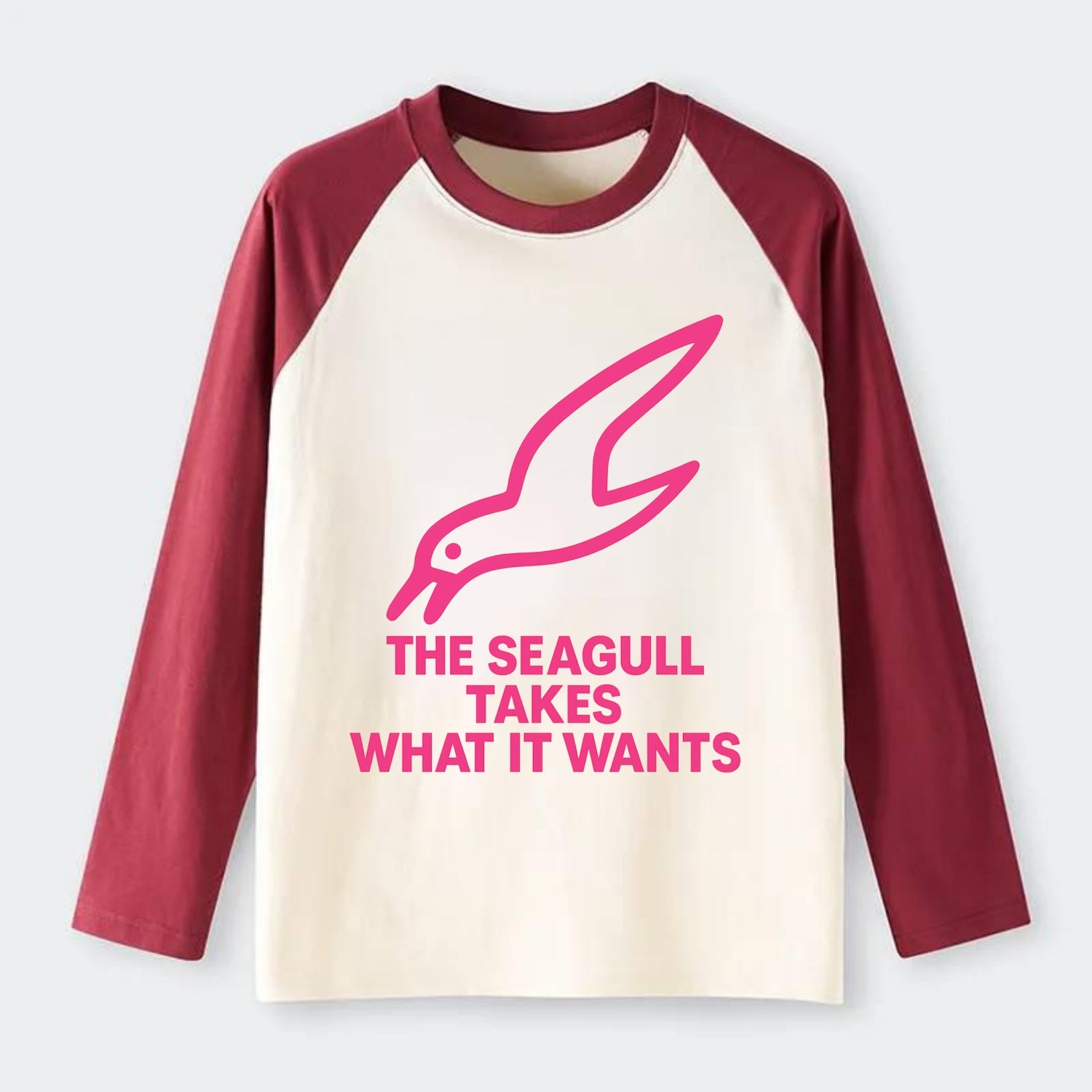 THE SEAGULL TAKES WHAT IT WANTS | Aggressive seagull diving down - Raglan Long Sleeve T-Shirt - Red