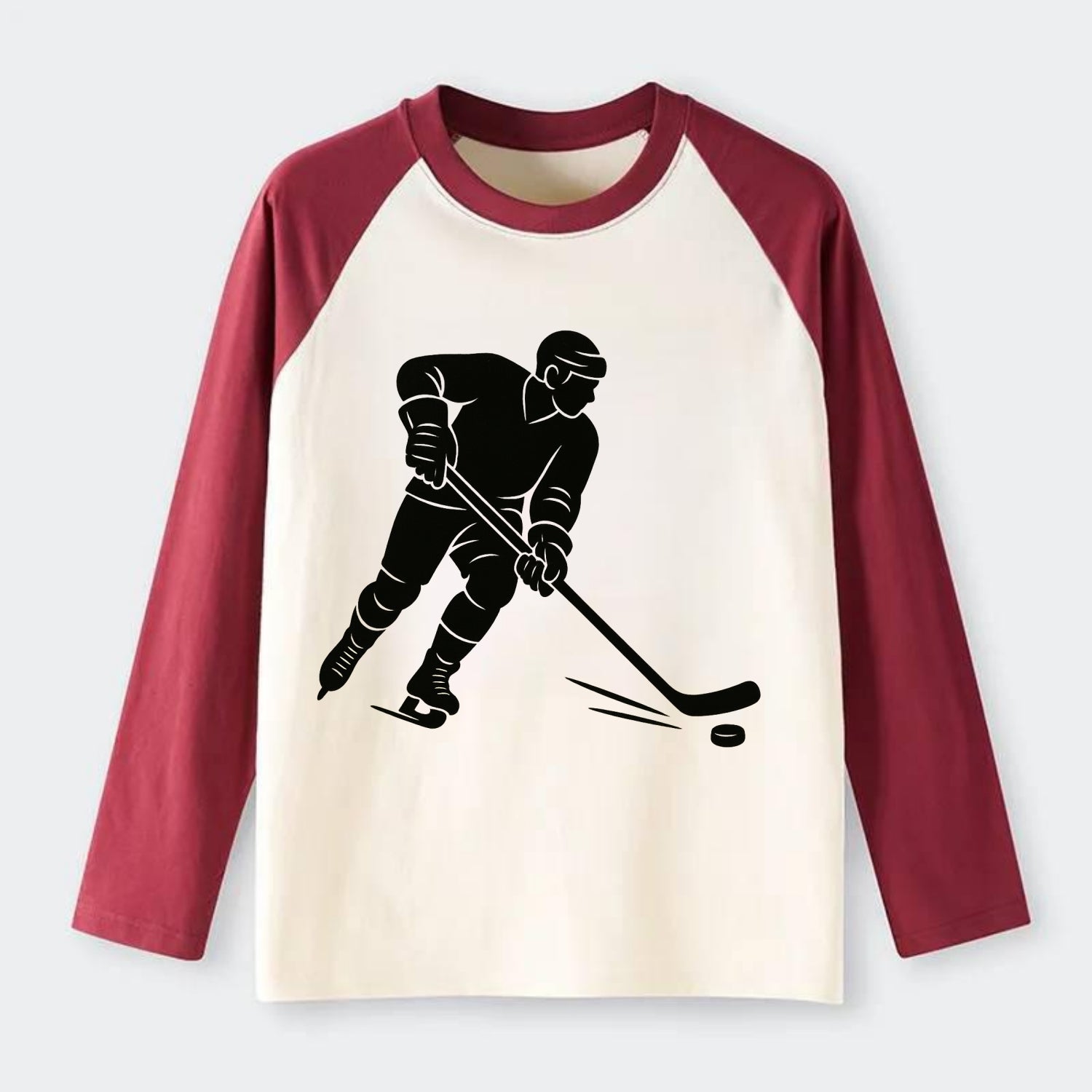 Ice hockey player shooting puck - Raglan Long Sleeve T-Shirt - Red