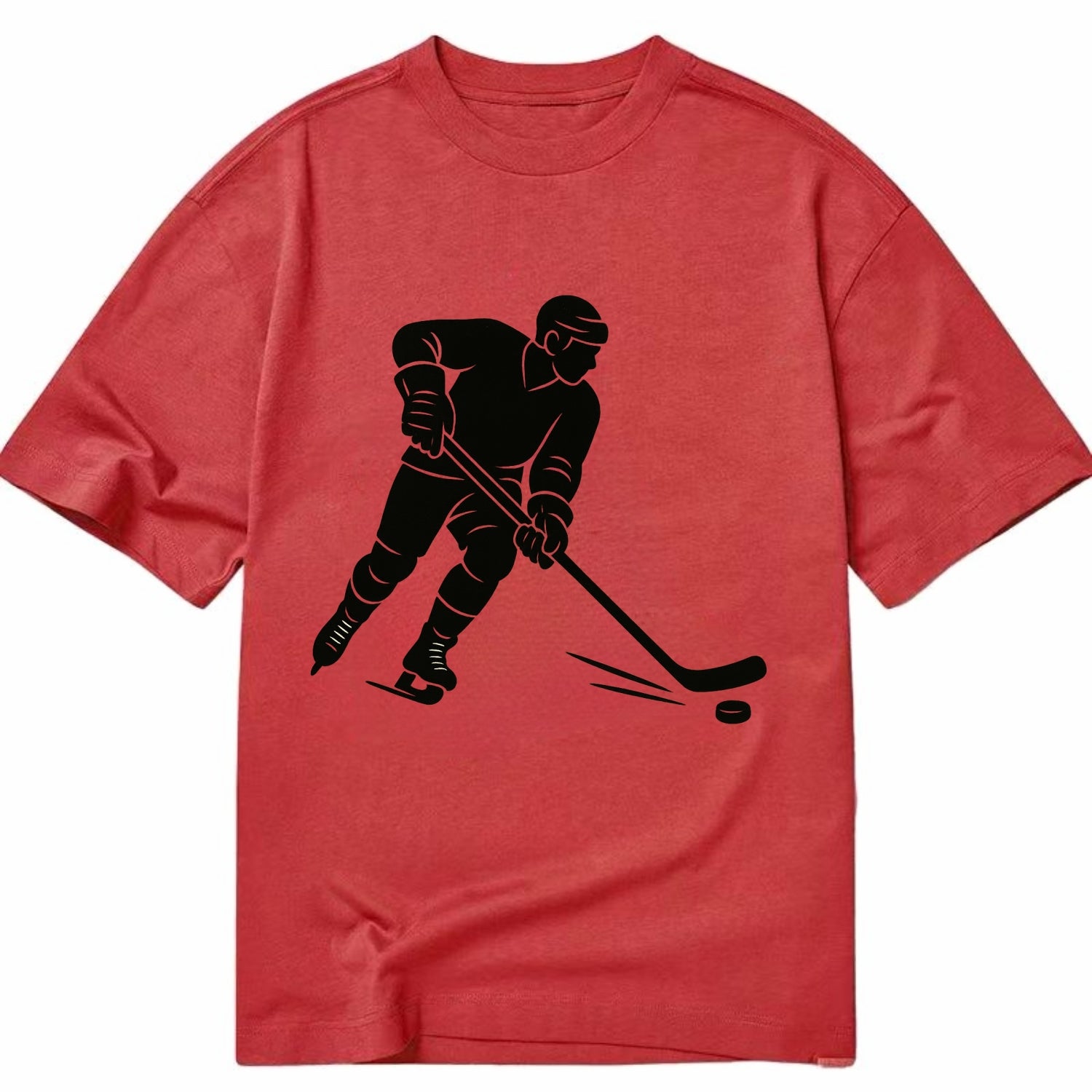 Ice hockey player shooting puck - Classic T-shirt - Red